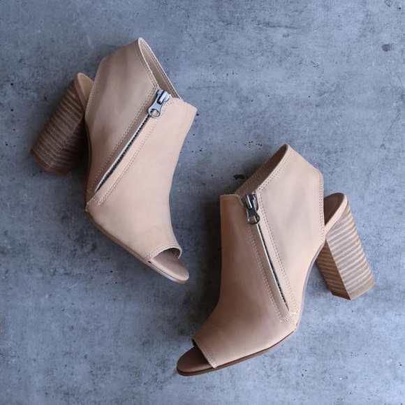 NIB Tan Leather Block Heel Peep Toe Ankle Booties - Picture 8 of 8